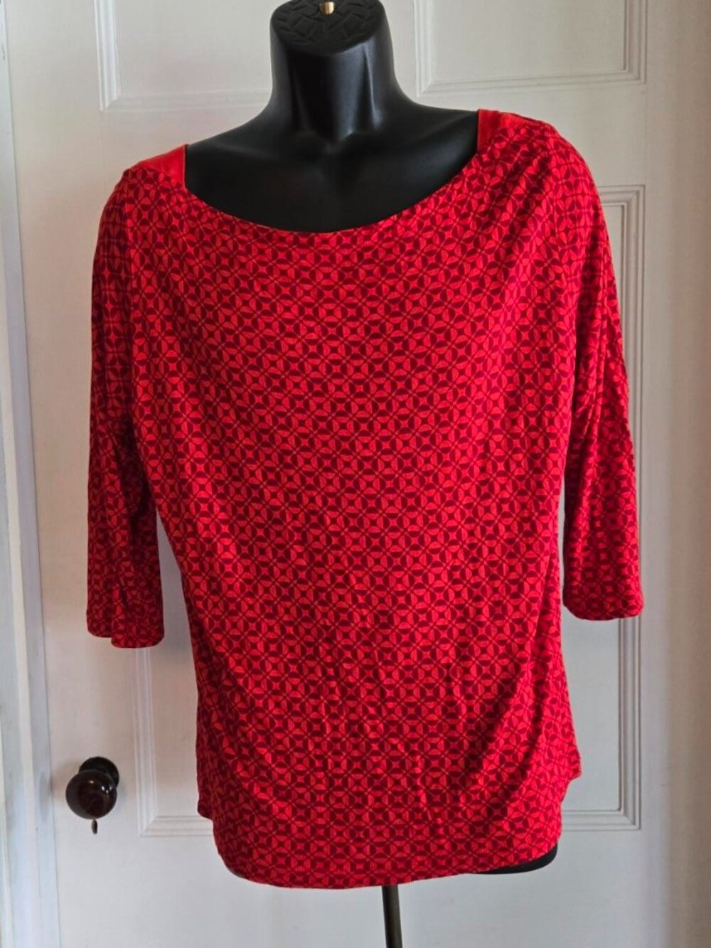 LIZ CLAIBORNE RED GEOMETIC DESIGN 3/4 SLEEVE SIZE XL